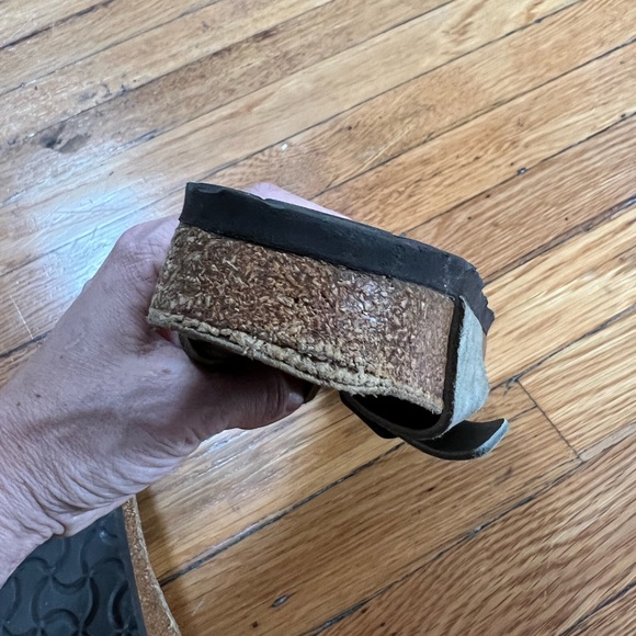 Birkenstock tan suede Gizah sandal in VGUC size 36 comfy and soft - Picture 13 of 13